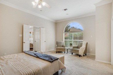 Come see this beautiful ONE AND A HALF STORY in the Oakmont on Oakmont Country Club in Texas - for sale on GolfHomes.com, golf home, golf lot