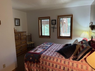 Conveniently located 3 bedrooms, 2 1/2-bathroom cabin in Angel on Angel Fire Resort Country Club in New Mexico - for sale on GolfHomes.com, golf home, golf lot