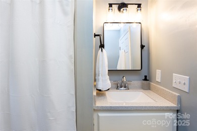 Beautifully furnished 3BR/2BA ranch ideally located within on Black Mountain Golf Course in North Carolina - for sale on GolfHomes.com, golf home, golf lot