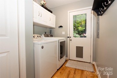 Beautifully furnished 3BR/2BA ranch ideally located within on Black Mountain Golf Course in North Carolina - for sale on GolfHomes.com, golf home, golf lot