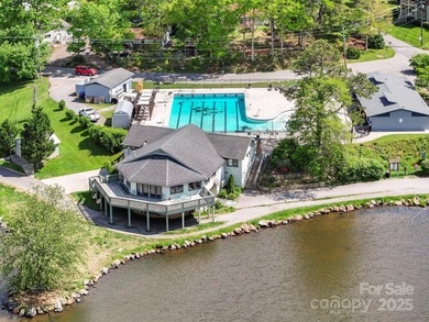Beautifully furnished 3BR/2BA ranch ideally located within on Black Mountain Golf Course in North Carolina - for sale on GolfHomes.com, golf home, golf lot