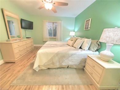 Top-Floor Naples FL Retreat with Cathedral Ceilings & on Glen Eagle Golf and Country Club in Florida - for sale on GolfHomes.com, golf home, golf lot