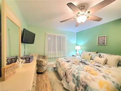 Top-Floor Naples FL Retreat with Cathedral Ceilings & on Glen Eagle Golf and Country Club in Florida - for sale on GolfHomes.com, golf home, golf lot