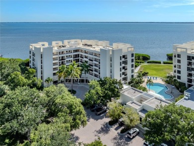 Welcome to 2,400+ square feet of refined living  with on Longboat Key Golf Club Resort in Florida - for sale on GolfHomes.com, golf home, golf lot
