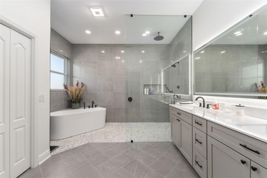 BOND PAID! Gorgeous Sanibel Premier Golf Front, Pool Home in on The Links of Spruce Creek in Florida - for sale on GolfHomes.com, golf home, golf lot