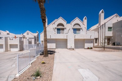This fully furnished 2 bed, 3 bath condo is perfectly positioned on London Bridge Golf Course in Arizona - for sale on GolfHomes.com, golf home, golf lot