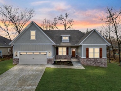 $5,000 in Seller Concessions! Welcome Home! Gorgeous MOVE-IN on Bella Vista - Metfield Golf Complex and Country Club in Arkansas - for sale on GolfHomes.com, golf home, golf lot