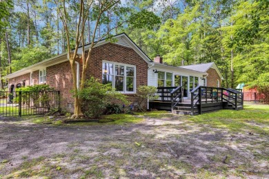 Welcome to your ideal low country retreat!  Nestled in the on Wedgefield Plantation Golf Club in South Carolina - for sale on GolfHomes.com, golf home, golf lot