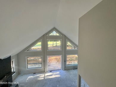 GOLF FRONT! COMPLETELY REMODELED! This stunning 3-bedroom on Seven Lakes Country Club in North Carolina - for sale on GolfHomes.com, golf home, golf lot