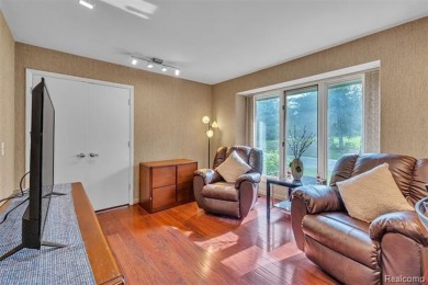 Don't miss out on this end unit condo featuring TWO bedrooms and on Shenandoah Country Club in Michigan - for sale on GolfHomes.com, golf home, golf lot