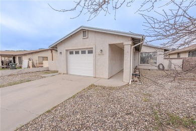 Charming 2 Bedroom Home in the Heart of Kingman! Welcome home to on Cerbat Cliffs Golf Course in Arizona - for sale on GolfHomes.com, golf home, golf lot