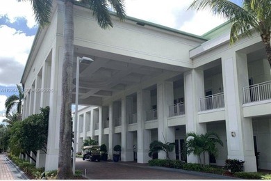 Beautifully appointed, fully furnished deluxe 1-bedroom / 2-bath on Doral Golf Resort in Florida - for sale on GolfHomes.com, golf home, golf lot