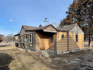 Investor Opportunity! Handyman Special with Great Potential-This on Redwood Falls Golf Club in Minnesota - for sale on GolfHomes.com, golf home, golf lot