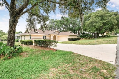 Wonderful 3 bedroom 2 bath pool home in the desirable community on Citrus Hills Golf Club in Florida - for sale on GolfHomes.com, golf home, golf lot