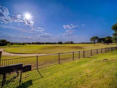 GORGEOUS GOLF COURSE PROPERTY! Rare opportunity to own a on Oakmont Country Club in Texas - for sale on GolfHomes.com, golf home, golf lot