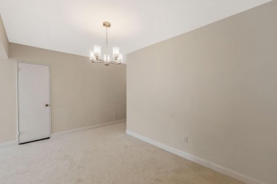 Fully renovated two-bedroom, one-bathroom end unit with elevator on Forest Park Golf Course in New York - for sale on GolfHomes.com, golf home, golf lot