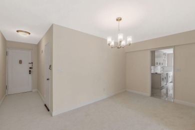 Fully renovated two-bedroom, one-bathroom end unit with elevator on Forest Park Golf Course in New York - for sale on GolfHomes.com, golf home, golf lot