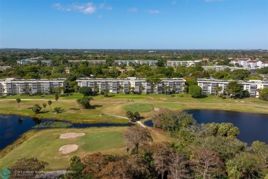 This beautifully updated 2-bedroom, 2-bathroom condo is located on Oaks Country Club in Florida - for sale on GolfHomes.com, golf home, golf lot