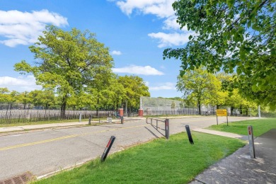 Fully renovated two-bedroom, one-bathroom end unit with elevator on Forest Park Golf Course in New York - for sale on GolfHomes.com, golf home, golf lot