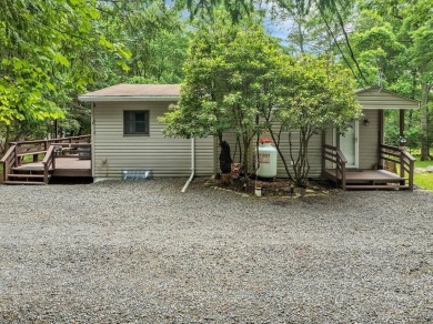 Discover affordable living in sought-after LAKE HARMONY ESTATES! on Split Rock Resort and Country Club in Pennsylvania - for sale on GolfHomes.com, golf home, golf lot