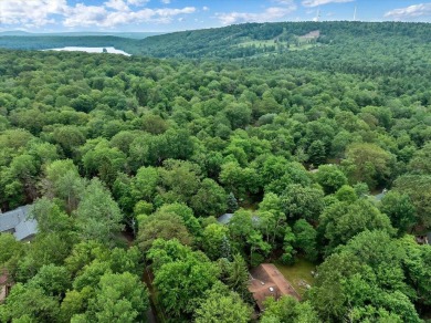 Discover affordable living in sought-after LAKE HARMONY ESTATES! on Split Rock Resort and Country Club in Pennsylvania - for sale on GolfHomes.com, golf home, golf lot