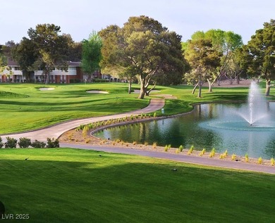 Newly renovated townhome with attached garage - Las Vegas Strip on Las Vegas Country Club in Nevada - for sale on GolfHomes.com, golf home, golf lot