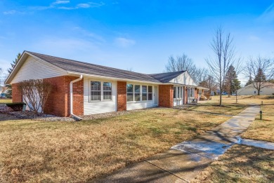 Welcome to the highly sought after Leisure Village.  Woderful 55 on Leisure Village Golf Course in Illinois - for sale on GolfHomes.com, golf home, golf lot