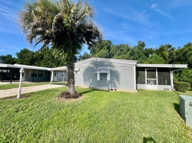 Home is located in Water Oak Country Club Estates in Lady Lake on Water Oak Country Club Estates in Florida - for sale on GolfHomes.com, golf home, golf lot