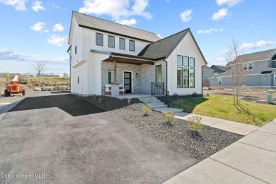 Welcome to your dream home on the Prairie Falls Golf Course! on Prairie Falls Golf Club in Idaho - for sale on GolfHomes.com, golf home, golf lot