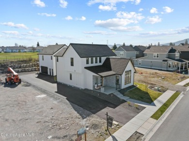 Welcome to your dream home on the Prairie Falls Golf Course! on Prairie Falls Golf Club in Idaho - for sale on GolfHomes.com, golf home, golf lot