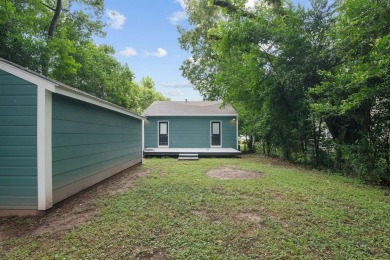 STEPS FROM THE PARK! This home has been completely remodeled on Querbes Park Golf Course in Louisiana - for sale on GolfHomes.com, golf home, golf lot