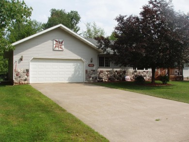 (351/PB) Cherry! Best describes this 3-bedroom, 2-bath home on on Prentice Golf Club in Wisconsin - for sale on GolfHomes.com, golf home, golf lot