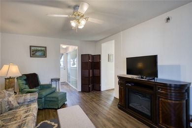 Move in ready and fully furnished 1 bed with 2 full baths! Home on Riverview Golf Course in Arizona - for sale on GolfHomes.com, golf home, golf lot