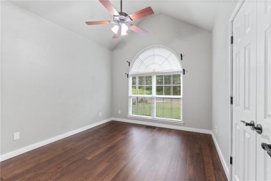 A BEAUTIFUL UPDATED 4BED/3 FULL BATH HOME.  2 LIVING AREAS / 2 on Bella Vista - Metfield Golf Complex and Country Club in Arkansas - for sale on GolfHomes.com, golf home, golf lot