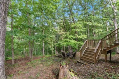A BEAUTIFUL UPDATED 4BED/3 FULL BATH HOME.  2 LIVING AREAS / 2 on Bella Vista - Metfield Golf Complex and Country Club in Arkansas - for sale on GolfHomes.com, golf home, golf lot