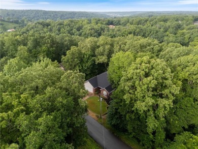 A BEAUTIFUL UPDATED 4BED/3 FULL BATH HOME.  2 LIVING AREAS / 2 on Bella Vista - Metfield Golf Complex and Country Club in Arkansas - for sale on GolfHomes.com, golf home, golf lot