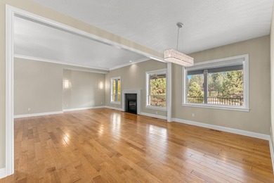 Large, single-level, pond-front home full of natural lighting on Meadowcreek Golf Resort in Idaho - for sale on GolfHomes.com, golf home, golf lot