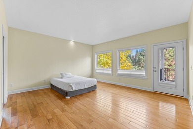 Large, single-level, pond-front home full of natural lighting on Meadowcreek Golf Resort in Idaho - for sale on GolfHomes.com, golf home, golf lot