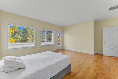 Large, single-level, pond-front home full of natural lighting on Meadowcreek Golf Resort in Idaho - for sale on GolfHomes.com, golf home, golf lot