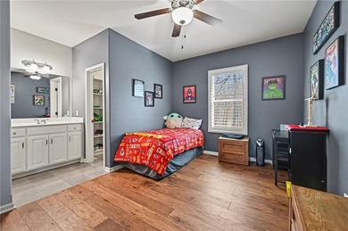 Located in the desirable Rollins Landing neighborhood, this home on Paradise Pointe Golf Complex in Missouri - for sale on GolfHomes.com, golf home, golf lot