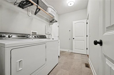 Located in the desirable Rollins Landing neighborhood, this home on Paradise Pointe Golf Complex in Missouri - for sale on GolfHomes.com, golf home, golf lot