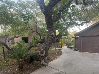 The Sanctuary at Rockport is a haven for nature lovers, bird on Lamar Golf Course in Texas - for sale on GolfHomes.com, golf home, golf lot