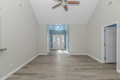 If you've been looking for a nice home in a cul de sac, located on Brunswick Plantation and Golf Resorts in North Carolina - for sale on GolfHomes.com, golf home, golf lot