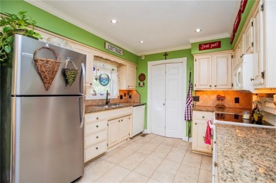 Adorable and cozy meets easy access. This quiet street is just a on Bella Vista Country Club - Kingswood in Arkansas - for sale on GolfHomes.com, golf home, golf lot