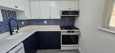 Desirable Raintree complex this totally renovated townhome on Raintree Golf Course in New Jersey - for sale on GolfHomes.com, golf home, golf lot