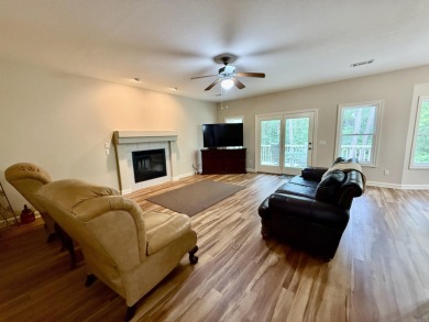 Discover comfort and convenience in this beautiful 3-bedroom on Coronado Golf Course in Arkansas - for sale on GolfHomes.com, golf home, golf lot