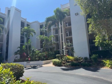 Fresh and Clean! 2 bedroom END unit on the 4th floor with great on The Landings Yacht, Golf and Tennis Club in Florida - for sale on GolfHomes.com, golf home, golf lot