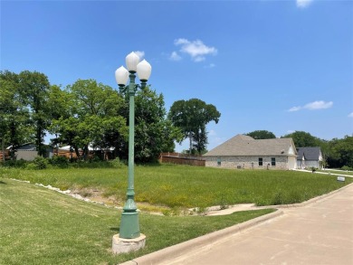 Welcome to this exceptional lot located in the prestigious Lone on Tanglewood Resort in Texas - for sale on GolfHomes.com, golf home, golf lot