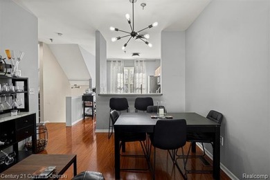 This beautiful 2-bedroom condo in Southfield offers an array of on Evergreen Hills Golf Course in Michigan - for sale on GolfHomes.com, golf home, golf lot