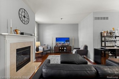 This beautiful 2-bedroom condo in Southfield offers an array of on Evergreen Hills Golf Course in Michigan - for sale on GolfHomes.com, golf home, golf lot